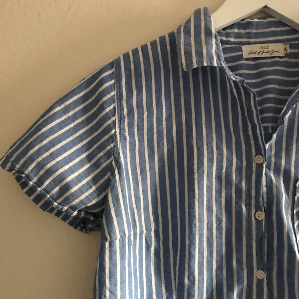 H & M : Blue button down shirt